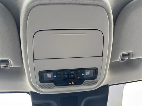 Used 2025 Ford Expedition Max Platinum AWD/4WD image 27