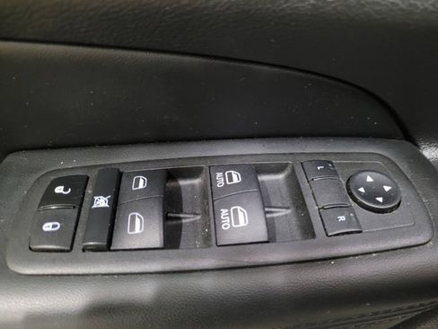Used 2022 Jeep Grand Cherokee Laredo E AWD/4WD image 27