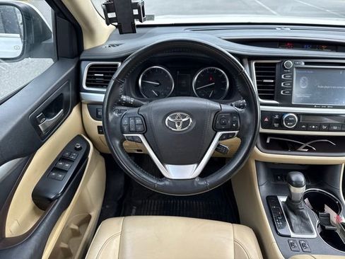 Used 2017 Toyota Highlander XLE image 20