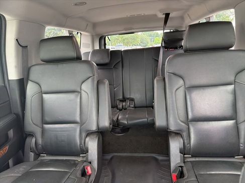 Used 2018 Chevrolet Suburban Premier AWD/4WD image 13