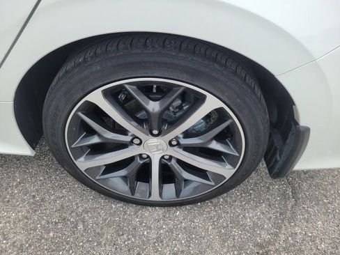Used 2024 Honda Civic Touring image 8