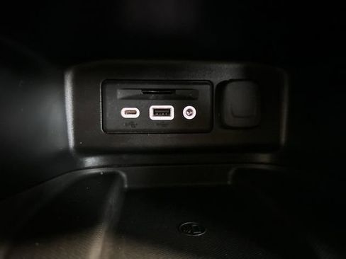 Used 2020 Chevrolet Equinox Premier image 22