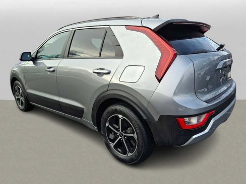 Used 2023 Kia Niro EX image 5