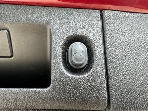 Used 2018 GMC Yukon SLT w/ Open Road Package RWD image 25
