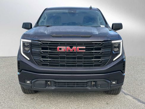 Used 2024 GMC Sierra 1500 Elevation image 2