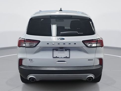 Used 2020 Ford Escape SE image 4