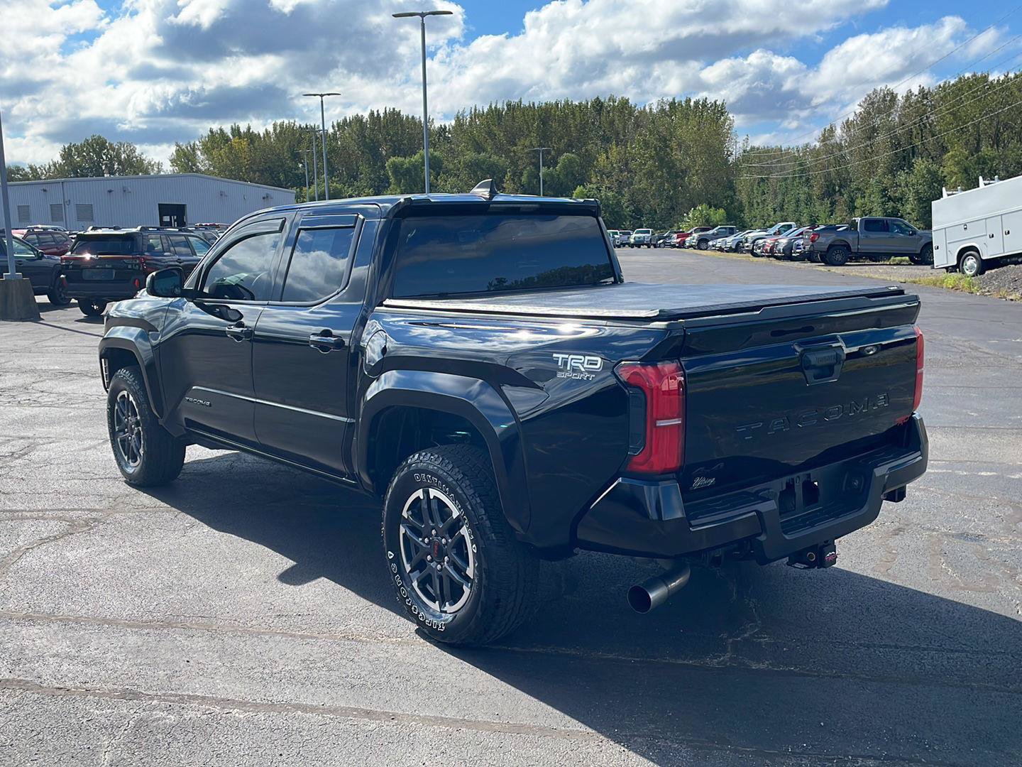 Used 2025 Toyota Tacoma TRD Sport AWD/4WD image 3