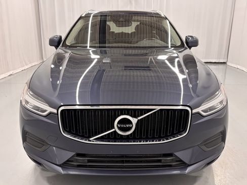Used 2019 Volvo XC60 T5 Momentum w/ Premium Package image 3