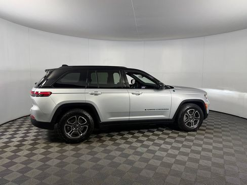 Used 2023 Jeep Grand Cherokee Trailhawk w/ Advanced Protech Group II AWD/4WD image 6