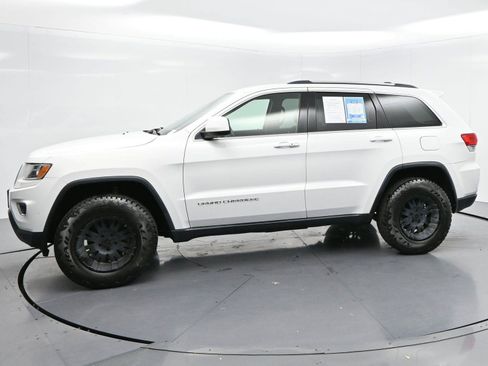 Used 2016 Jeep Grand Cherokee Laredo w/ Quick Order Package 23E AWD/4WD image 4