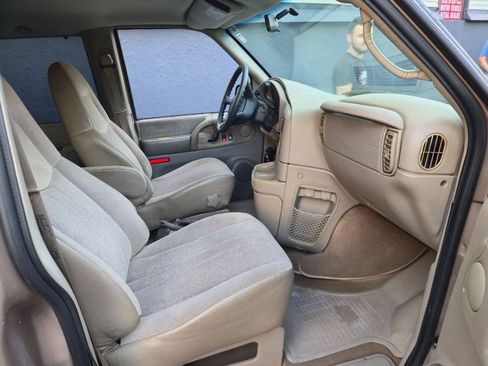 Used 2003 Chevrolet Astro RWD image 12
