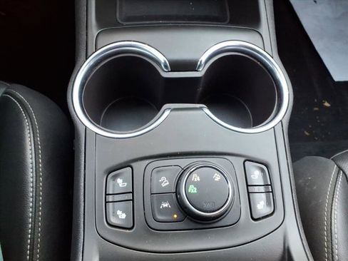 Certified 2022 GMC Terrain SLT image 21