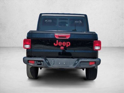 Used 2024 Jeep Gladiator Sport image 6