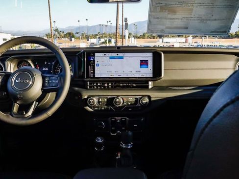 New 2025 Jeep Gladiator Sport image 13