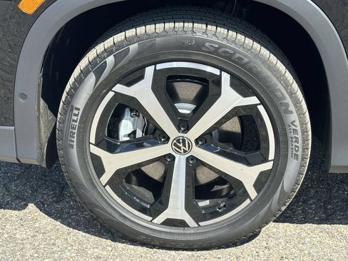 New 2026 Volkswagen Tiguan SE AWD/4WD image 7