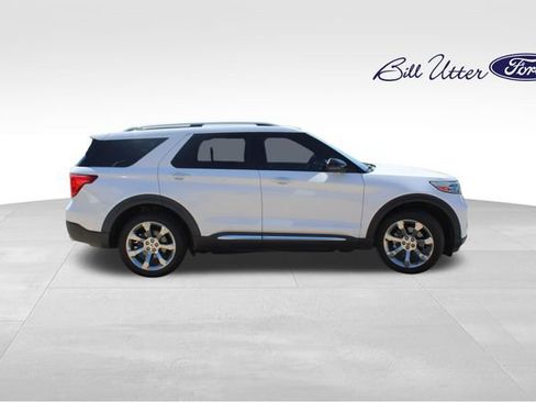 Certified 2020 Ford Explorer Platinum w/ Premium Technology Package AWD/4WD image 4