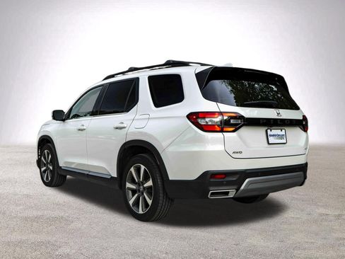 Used 2024 Honda Pilot Elite image 7