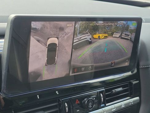 New 2026 Nissan Pathfinder SL image 34