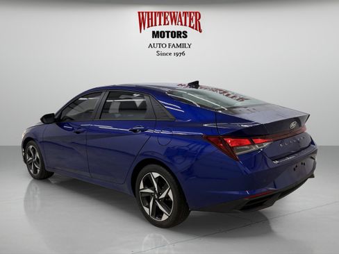 Used 2023 Hyundai Elantra SEL w/ Convenience Package image 2