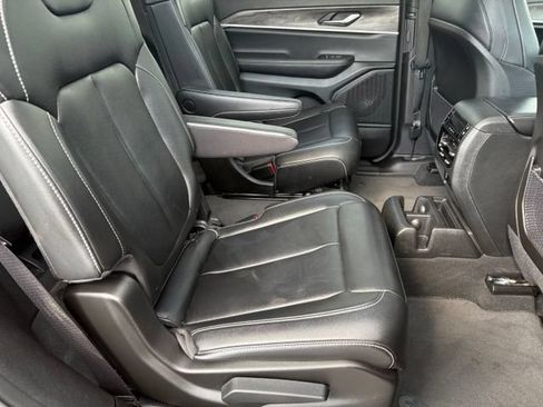 Used 2024 Jeep Grand Cherokee L Limited AWD/4WD image 21