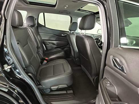 Used 2023 GMC Acadia SLT w/ Technology Package FWD image 35
