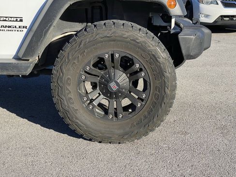 Used 2017 Jeep Wrangler Unlimited Sport w/ Max Tow Package image 9