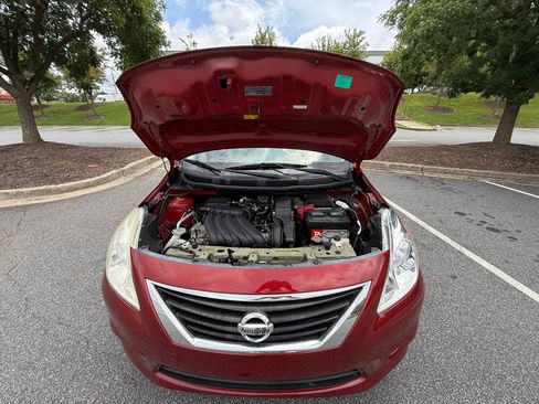 Used 2012 Nissan Versa SV FWD image 19