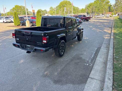 New 2026 Jeep Gladiator Sport AWD/4WD image 5