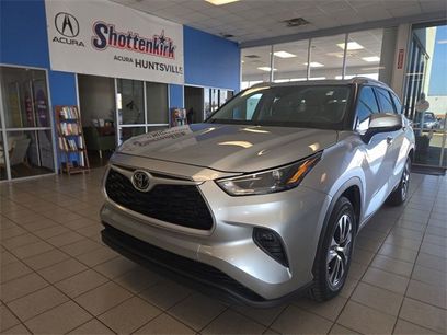 Used 2022 Toyota Highlander XLE