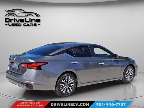 Used 2023 Nissan Altima 2.5 SV image 2