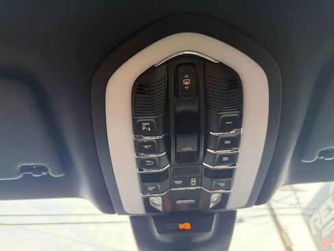 Used 2017 Porsche Macan GTS AWD/4WD image 38