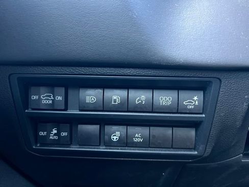 Used 2024 Toyota Sequoia Platinum AWD/4WD image 22