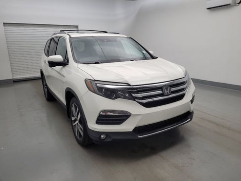 Used 2018 Honda Pilot Touring image 13