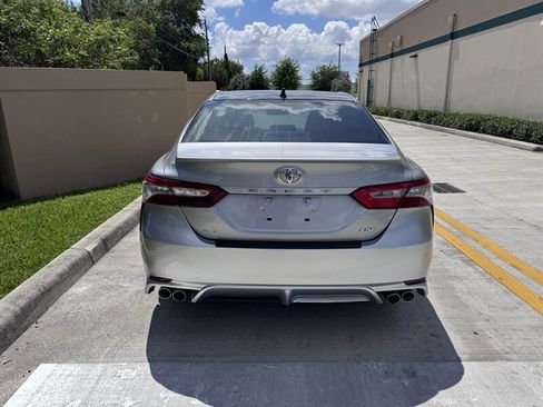 Used 2019 Toyota Camry XSE image 6
