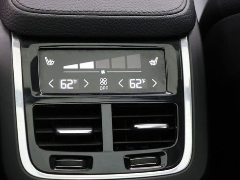 Used 2016 Volvo XC90 T8 Momentum w/ Vision Package AWD/4WD image 13