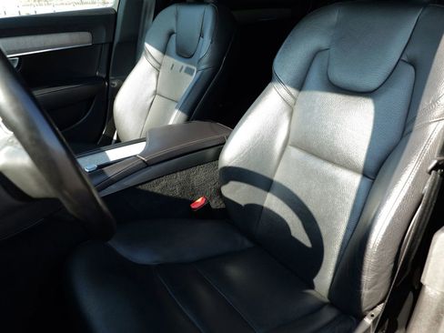 Used 2023 Volvo S90 B6 Plus image 17