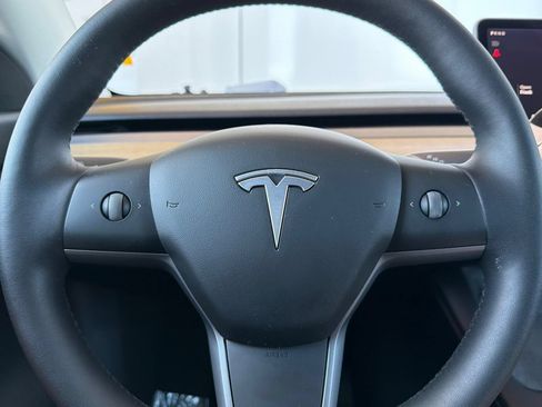 Used 2021 Tesla Model Y Long Range AWD/4WD image 26