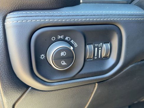 Used 2021 RAM 3500 Limited image 15