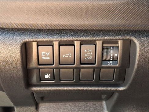 Used 2025 Subaru Forester Touring AWD/4WD image 33