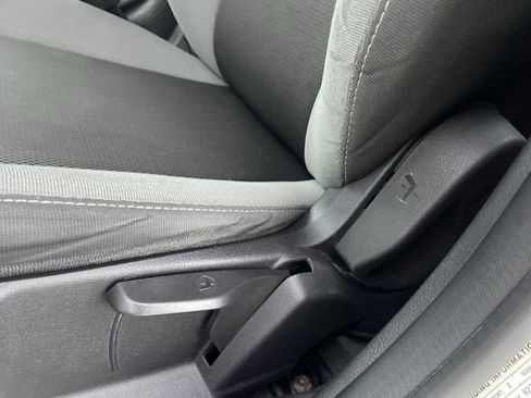 Used 2013 Ford Focus SE FWD image 32