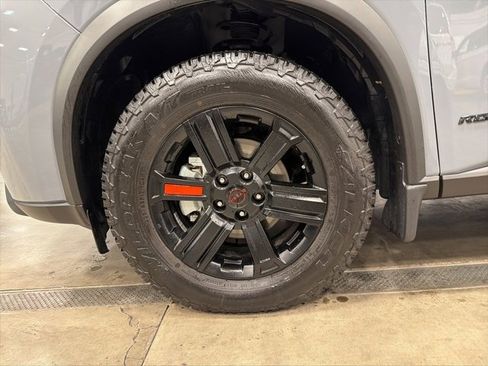 Used 2025 Nissan Rogue SV w/ Rock Creek Premium Package image 10