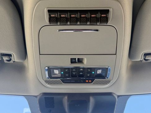 Used 2025 Ford F350 Lariat w/ Lariat Ultimate Package AWD/4WD image 20