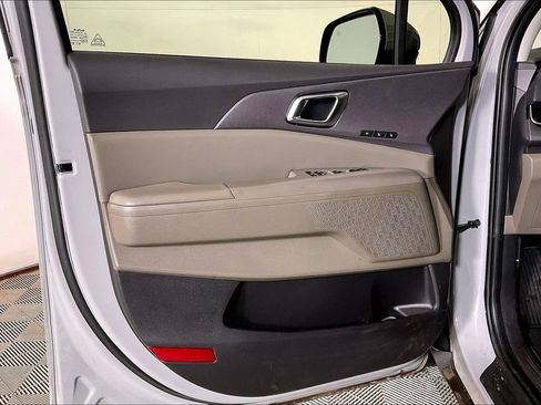 Used 2026 Kia Carnival SX FWD image 22
