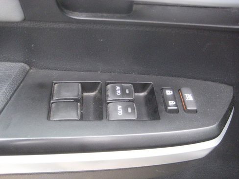 Used 2017 Toyota Tundra Limited w/ Limited Premium Package AWD/4WD image 18