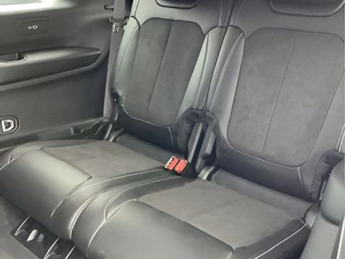 Certified 2023 Jeep Grand Cherokee L Altitude image 21