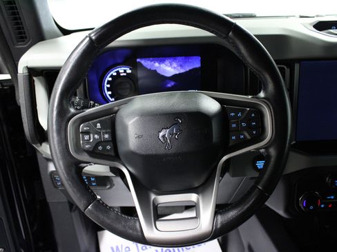 Used 2021 Ford Bronco Badlands image 16