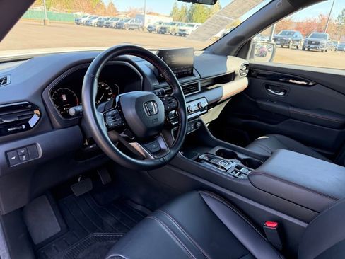 Certified 2025 Honda Pilot TrailSport image 16