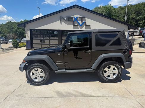 Used 2014 Jeep Wrangler Sport w/ Quick Order Package 24S AWD/4WD image 6