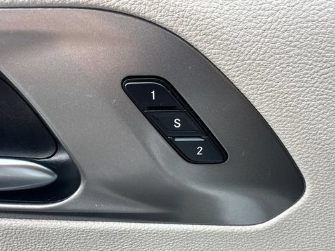 Used 2022 Chrysler Pacifica Touring-L FWD image 24