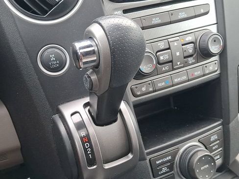 Used 2015 Honda Pilot Touring image 15